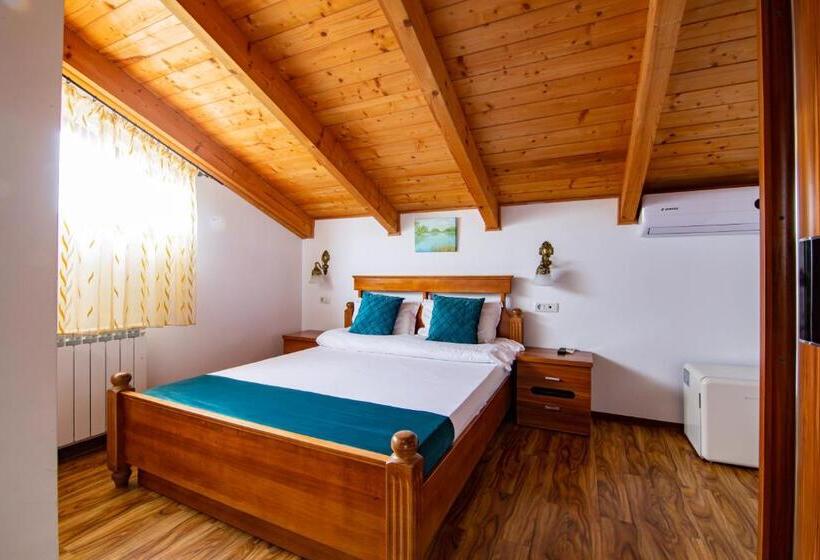 套房, Pensiunea Pestisorul