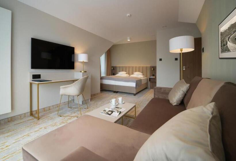 スタンダードスタジオ, Five Seasons Szklarska Poręba