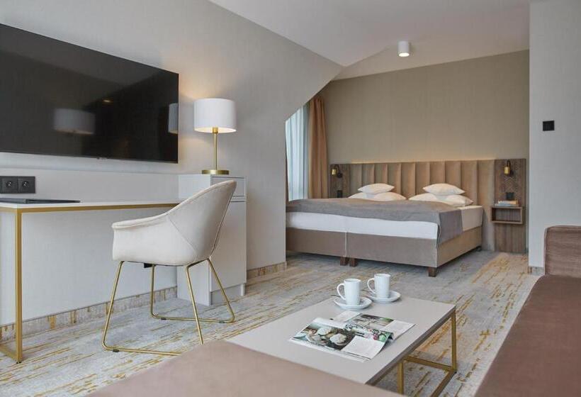 スタンダードスタジオ, Five Seasons Szklarska Poręba