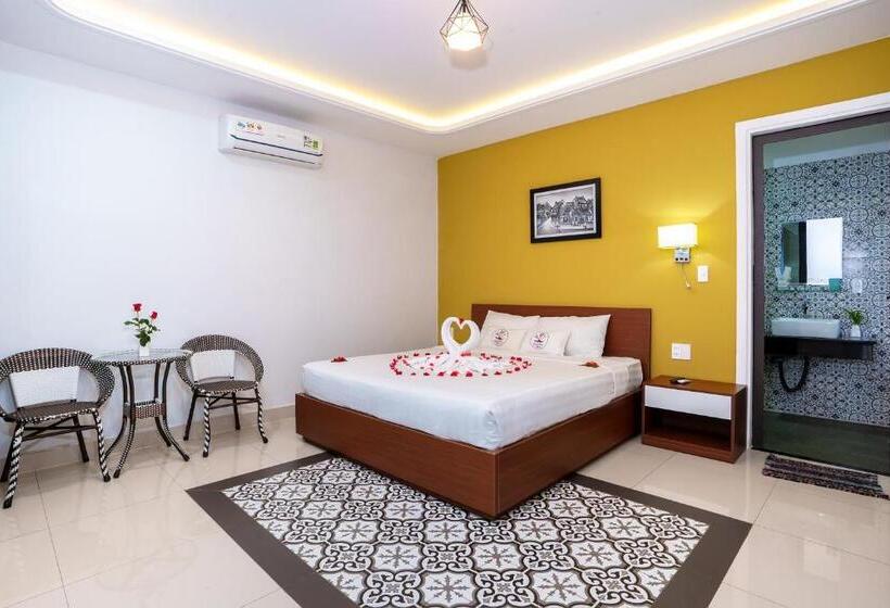 اتاق لوکس با بالکن, Hai Dao Hoi An Villa