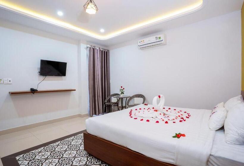 اتاق لوکس با بالکن, Hai Dao Hoi An Villa