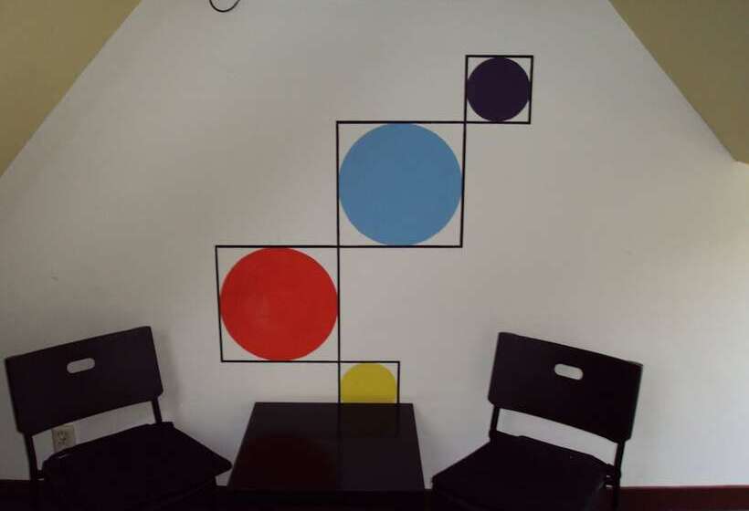 اتاق استاندارد با سرویس بهداشتی مشترک, The Flying Pig Uptown