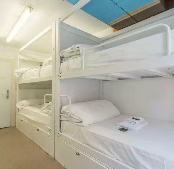 تختخواب در اتاق مشترک, Ganbara Hostel   Self Check In