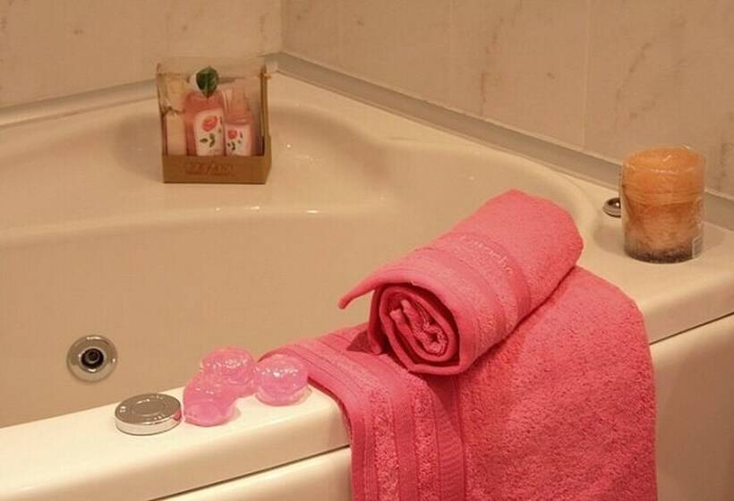 חדר דלוקס, Acropol