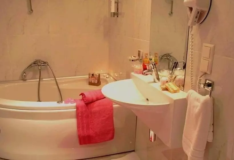 Chambre Deluxe, Acropol