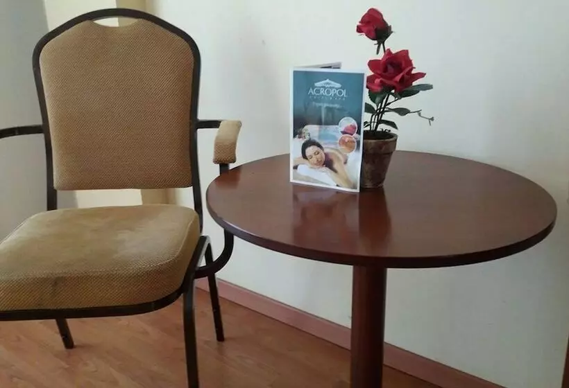 Chambre Deluxe, Acropol