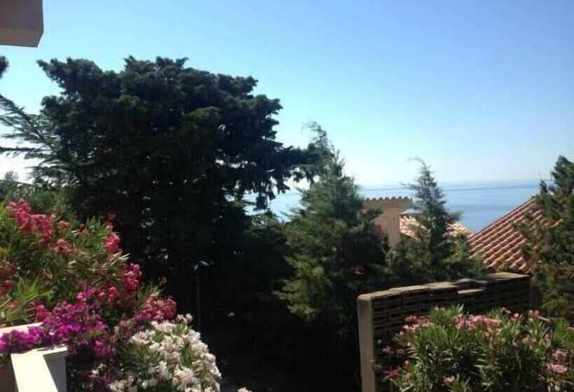 اتاق استاندارد, L'oasi