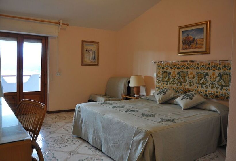 غرفة قياسية مطلّة علي البحر, L'oasi