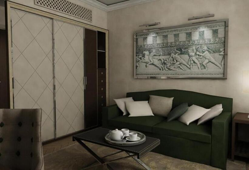 חדר משפחתי מקשר, Menelaion