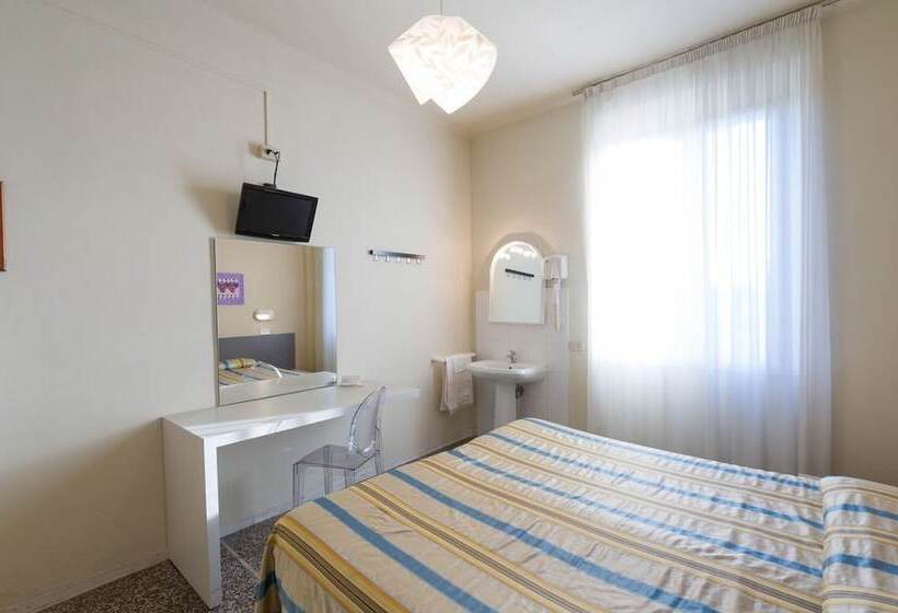 اتاق استاندارد با سرویس بهداشتی مشترک, Moderno