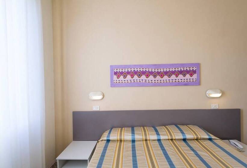 اتاق استاندارد با سرویس بهداشتی مشترک, Moderno