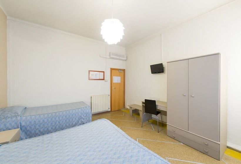 اتاق استاندارد سه تخته با سرویس بهداشتی مشترک, Moderno