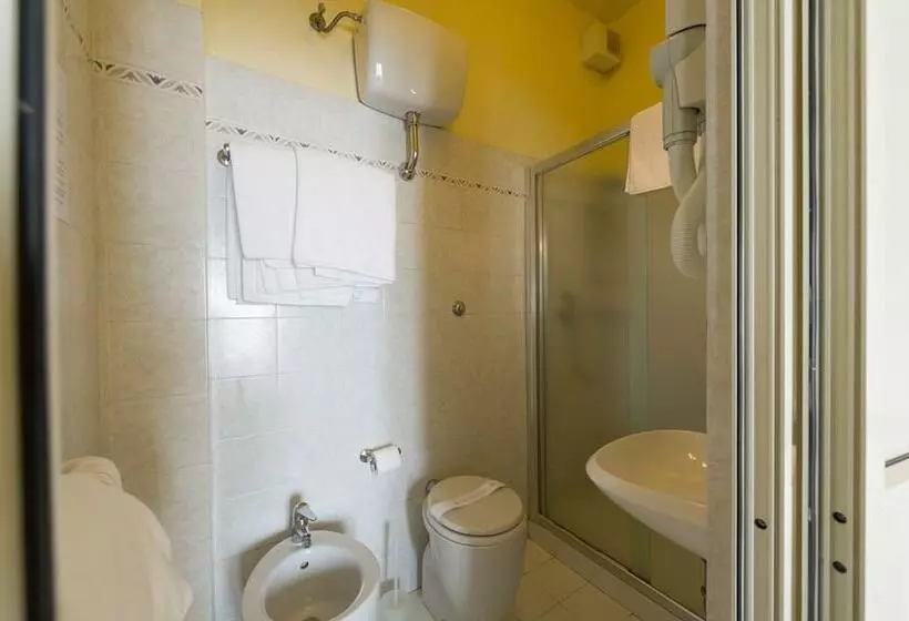 اتاق استاندارد سه نفره, Moderno
