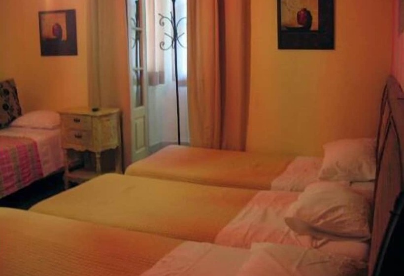 اتاق استاندارد چهار تخته, Residencia Pedra Antiga
