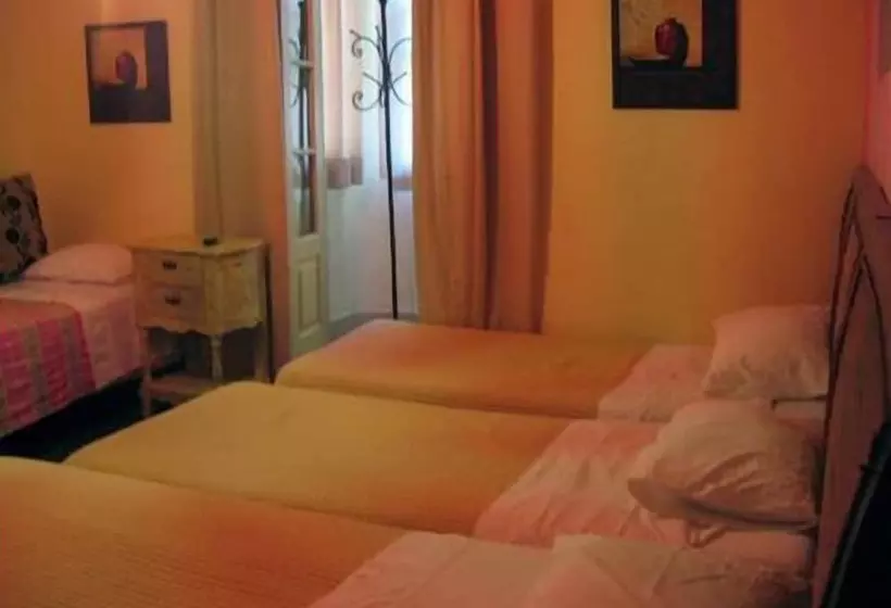 اتاق استاندارد چهار تخته, Residencia Pedra Antiga