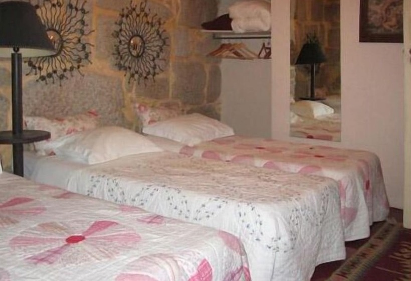 Habitació Quàdruple Estàndard, Residencia Pedra Antiga