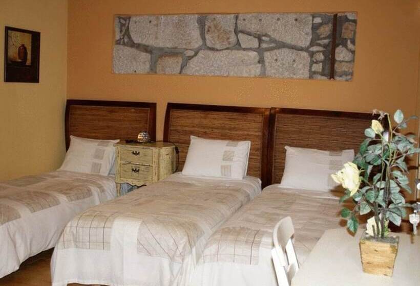اتاق استاندارد چهار تخته, Residencia Pedra Antiga