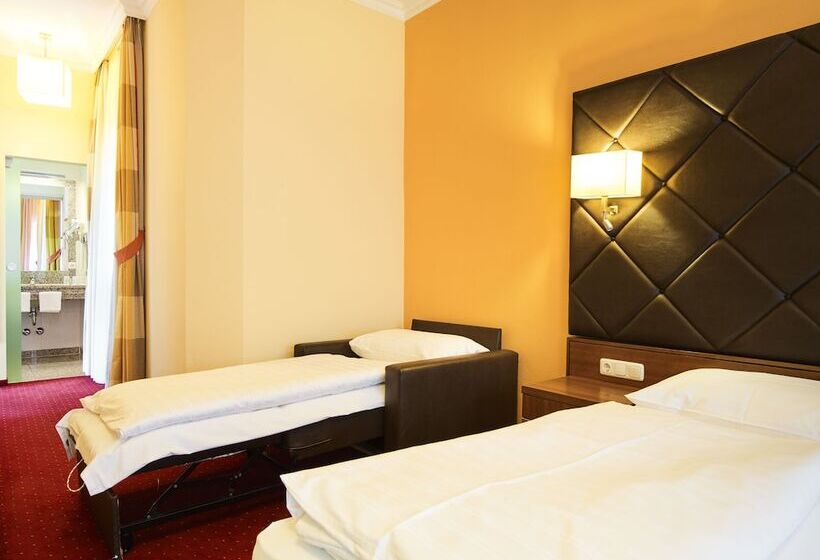 Standard Triple Room, Villa Ceconi By Das Grüne Hotel Zur Post   100% Bio