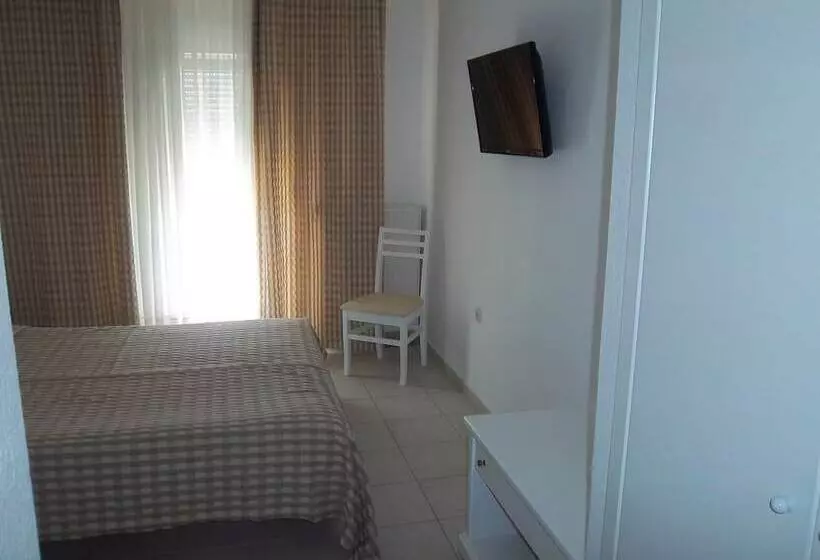 スタンダードスタジオ, Milos Apartments