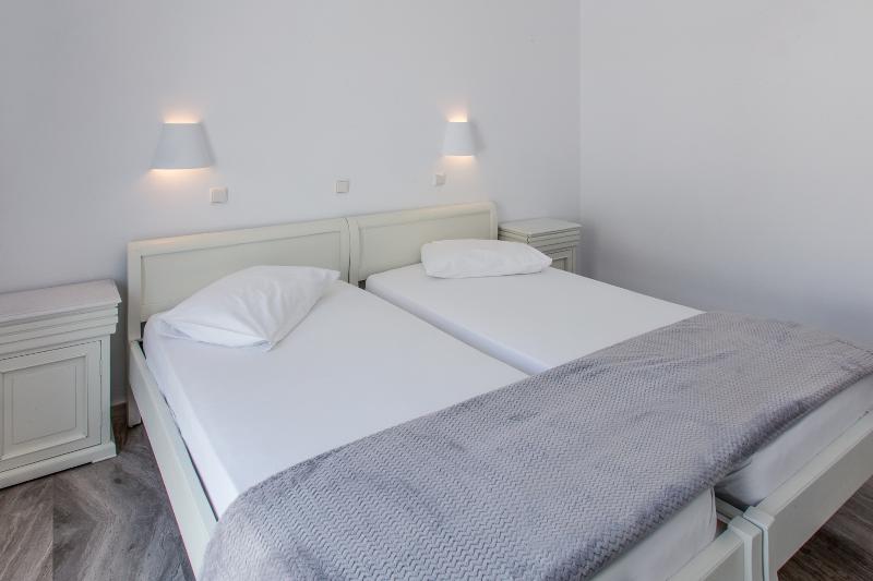 غرفة سوبيريور, Selini