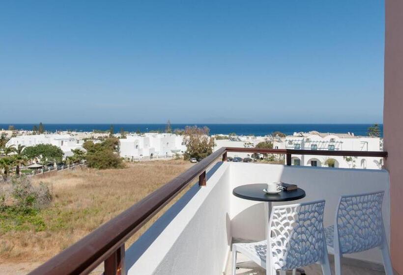 غرفة سوبيريور مطلّة علي البحر, Selini