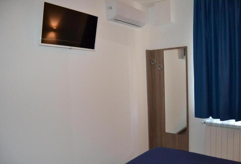 اتاق استاندارد یک نفره, Residence Vazzieri