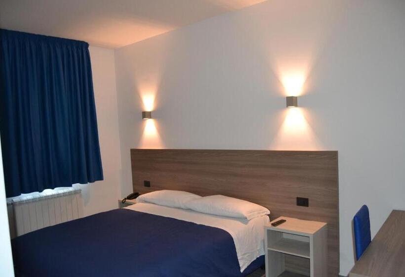 اتاق استاندارد یک نفره, Residence Vazzieri