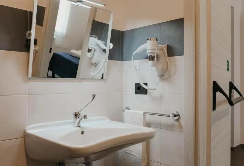 اتاق استاندارد با تخت بزرگ برای معلولان, Residence Vazzieri