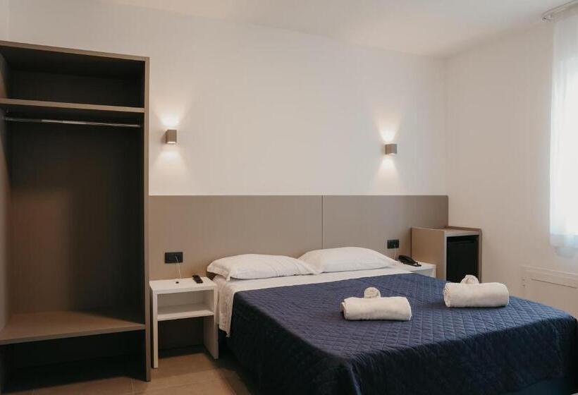 اتاق استاندارد با تخت بزرگ برای معلولان, Residence Vazzieri