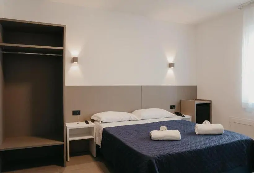 اتاق استاندارد با تخت بزرگ برای معلولان, Residence Vazzieri