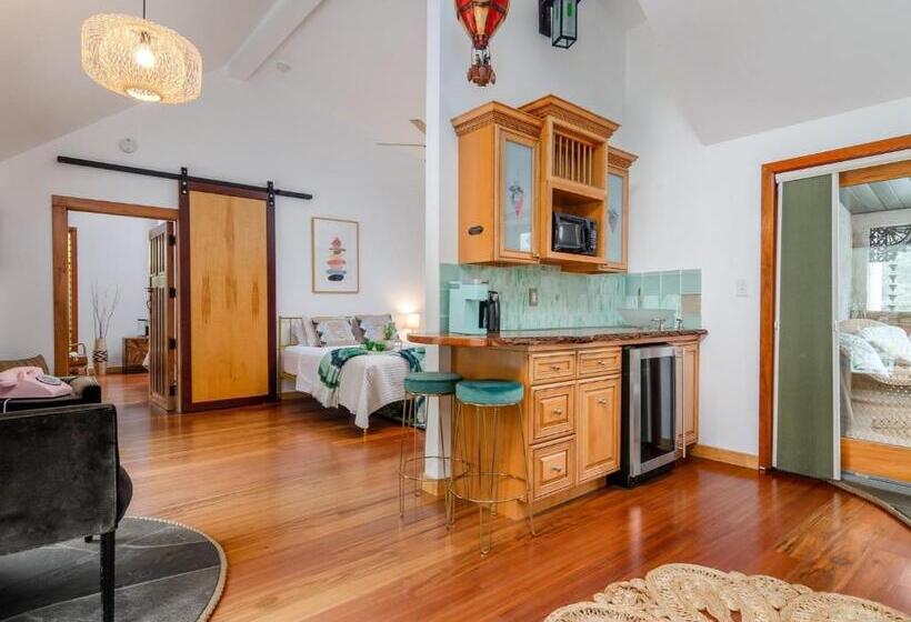 غرفة قياسية رباعية, New Park Venue & Suites