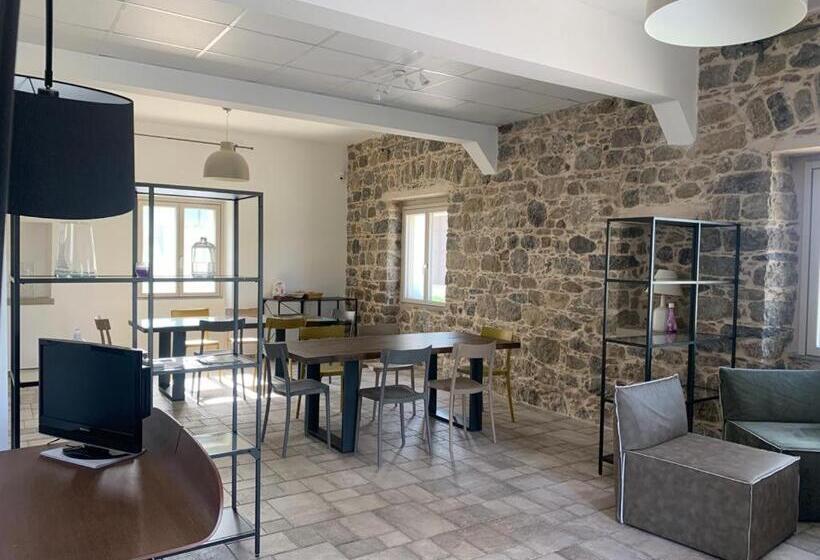 Номер Стандарт Вид на Горы, Alta Area