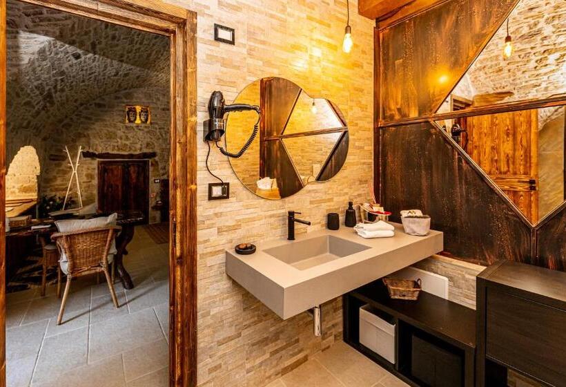 Номер Стандарт с Гидромассажем, Il Piccolo Borgo   Suite