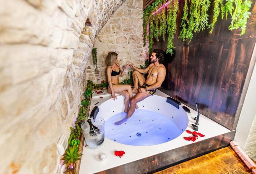 Номер Стандарт с Гидромассажем, Il Piccolo Borgo   Suite