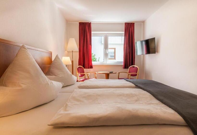 スタンダードルーム, Am Kirchplatz