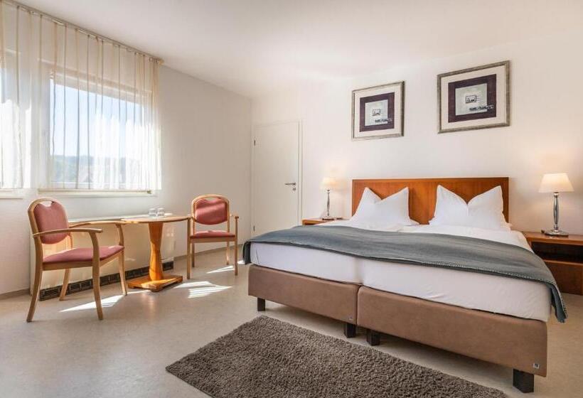 Quarto Estandar, Am Kirchplatz