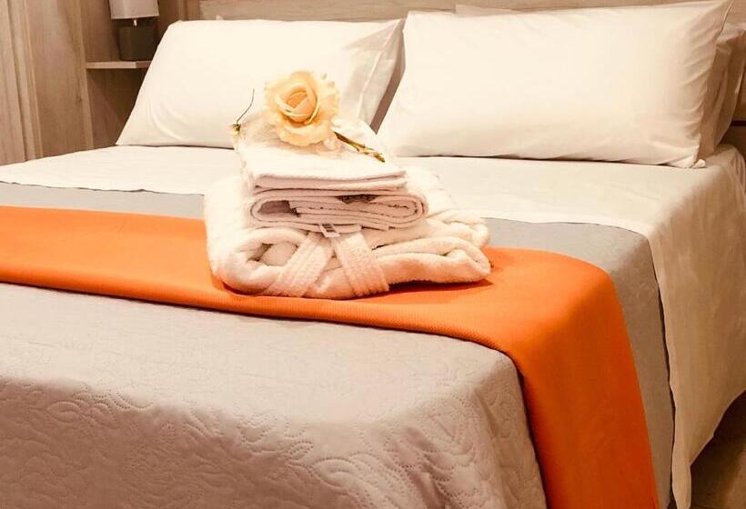 带阳台的豪华间, Yourhome   La Meta Perfetta Rooms&spa