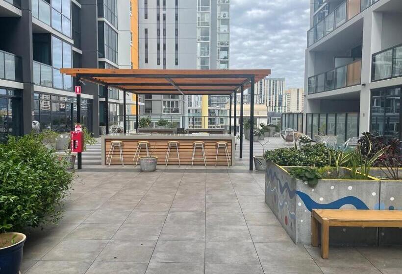 带1个卧室的带阳台的公寓, Rnr On Franklin