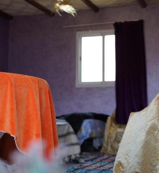 اتاق استاندارد سه تخته با سرویس بهداشتی مشترک, Chez Imnir