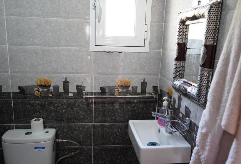 اتاق لوکس, Chez Imnir