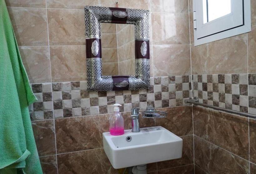 اتاق لوکس, Chez Imnir