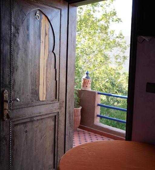 اتاق لوکس, Chez Imnir