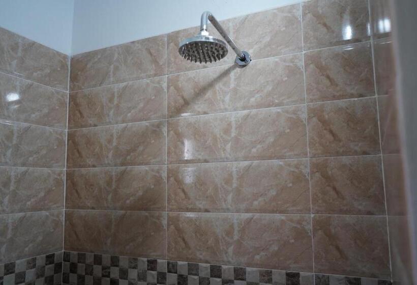 اتاق لوکس, Chez Imnir