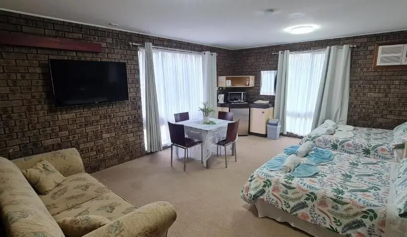 ファミリールーム, The Sim  Sussex Inlet Motel