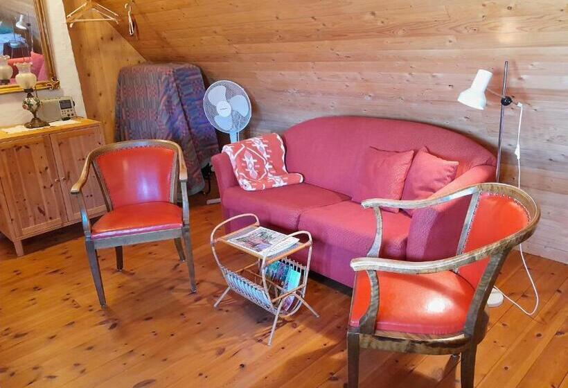 شقة غرفة واحدة, Brösarp Källagården Vindsvåning 2 Rum Och Kök