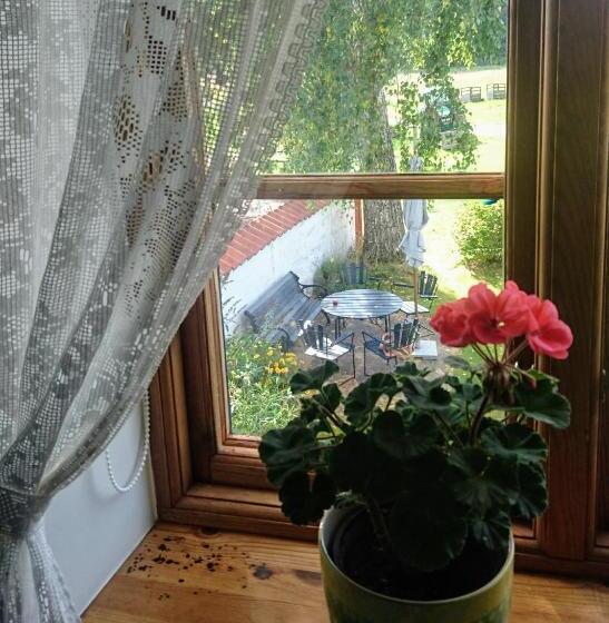 شقة غرفة واحدة, Brösarp Källagården Vindsvåning 2 Rum Och Kök