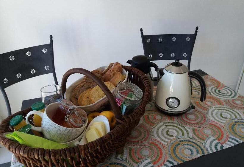 חדר סטנדרט נוף לגינה, Chambre D Hôtes La Thibaudière