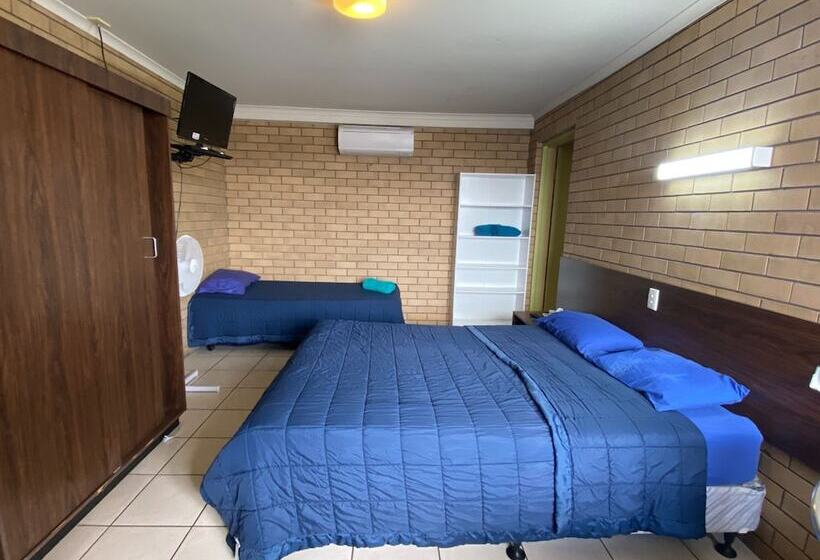 Номер Стандарт Трехместный, Grand Hotel Motel