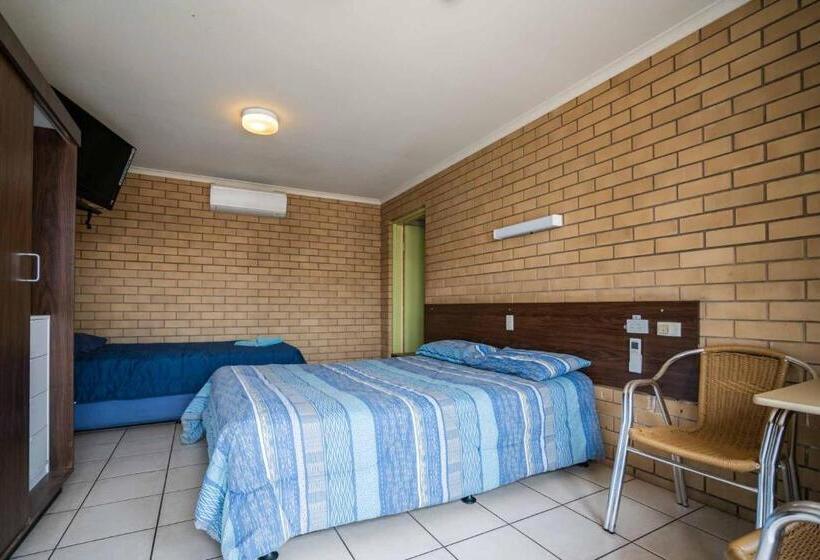 Номер Стандарт Трехместный, Grand Hotel Motel