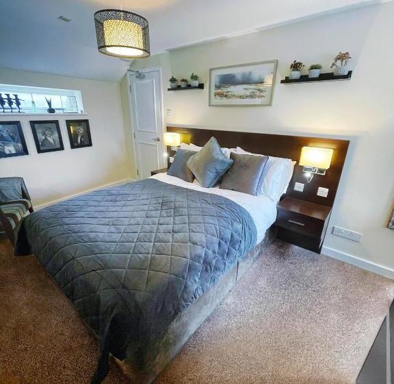 豪华房间, The High Flyer